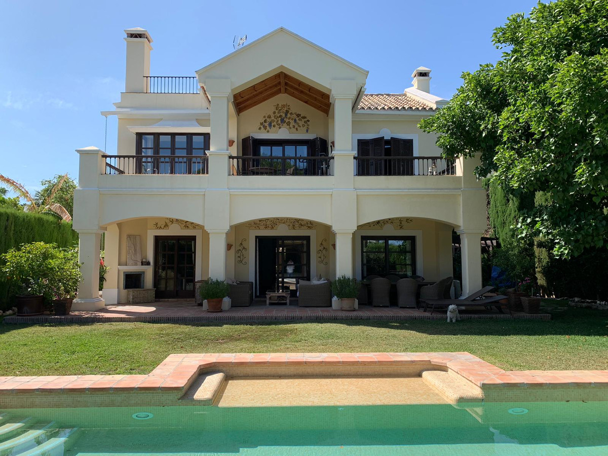 House (Detached Villa) in Sierra Blanca, Málaga