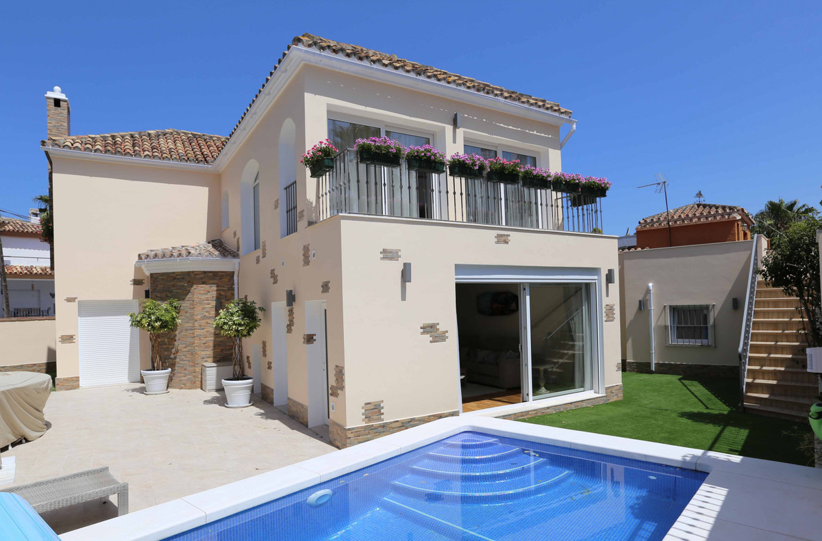 House (Detached Villa) in San Pedro de Alcántara, Málaga