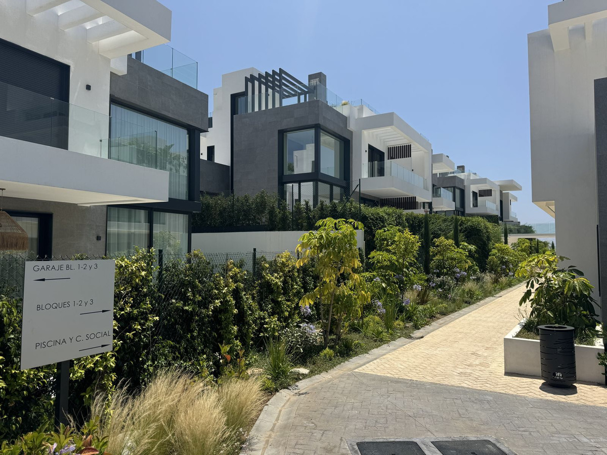 House (Semi-Detached House) in Río Real, Málaga