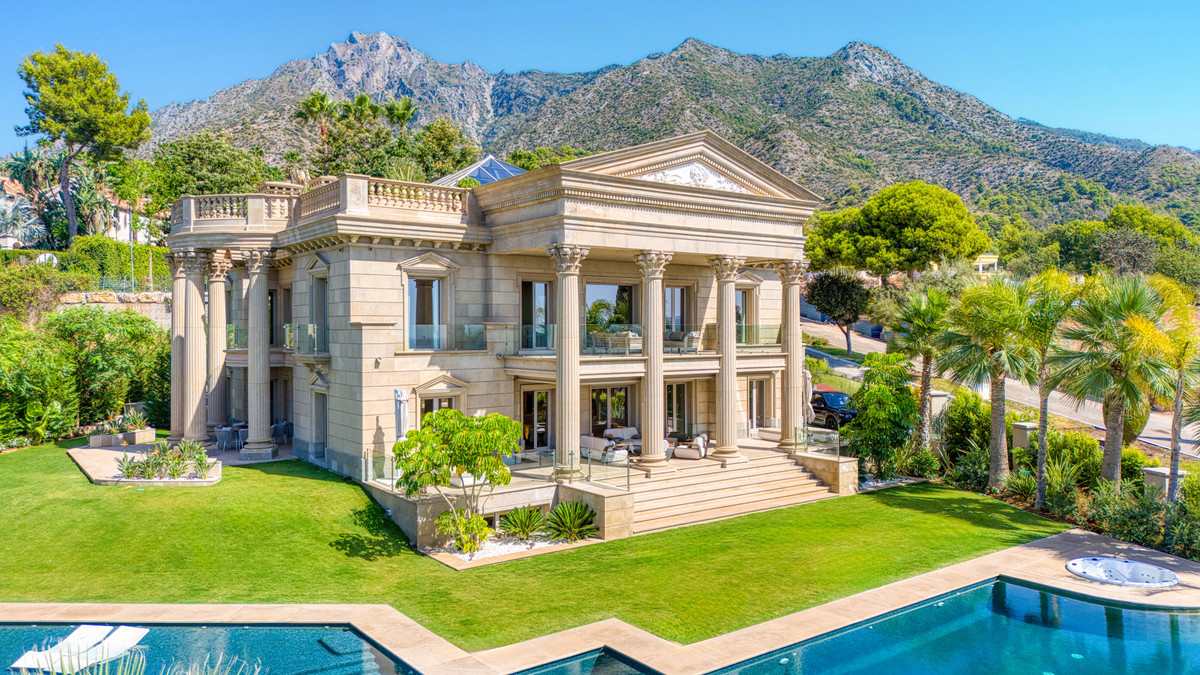 House (Detached Villa) in Sierra Blanca, Málaga