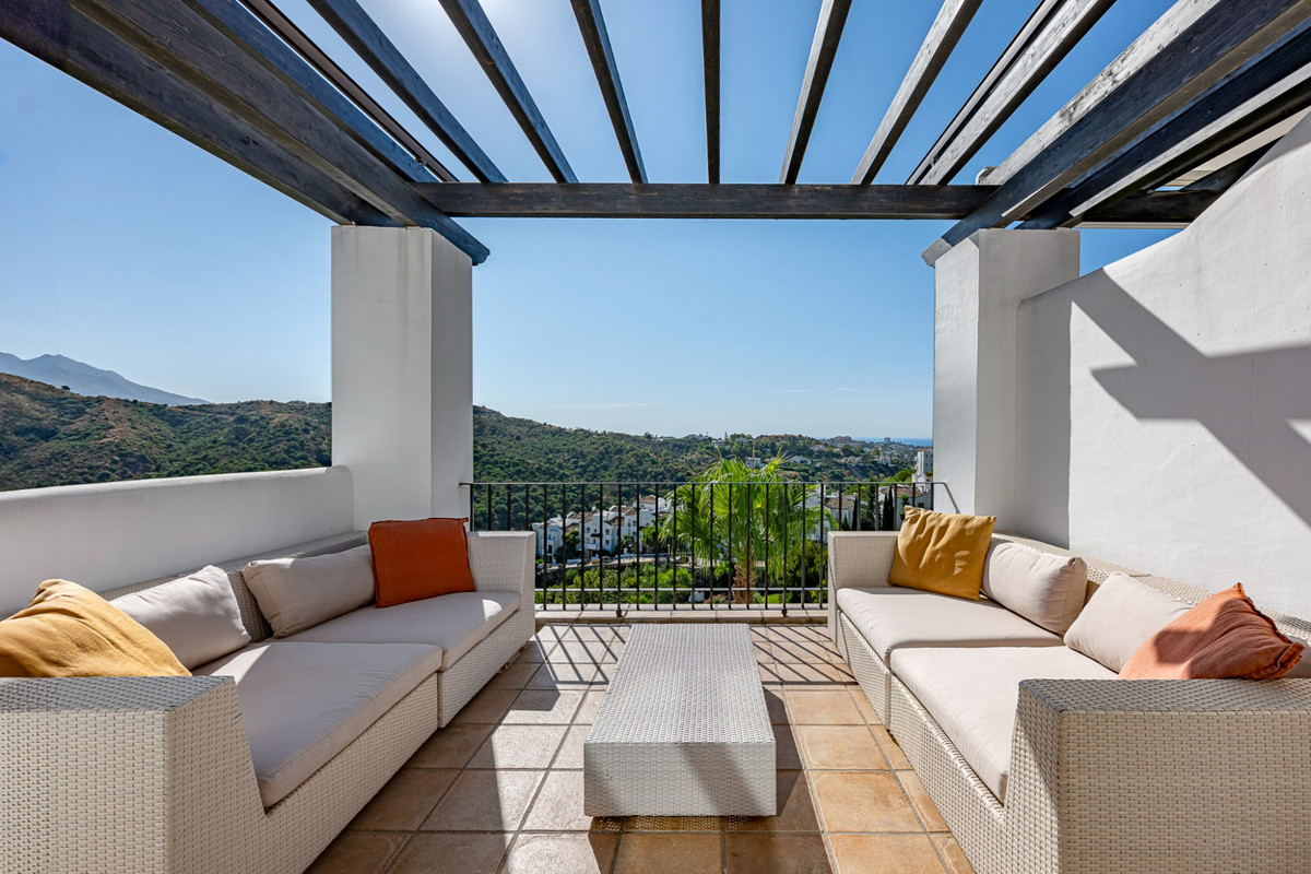 Apartment (Middle Floor Apartment) in Benahavís, Málaga