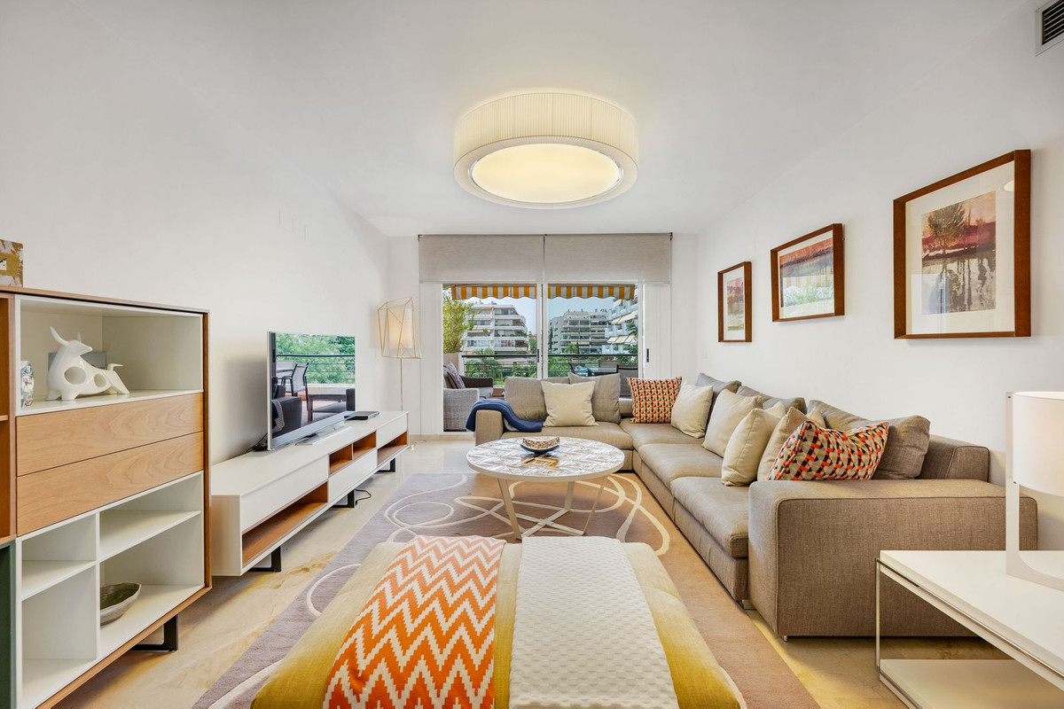 Apartment (Penthouse Duplex) in Guadalmina Alta, Málaga