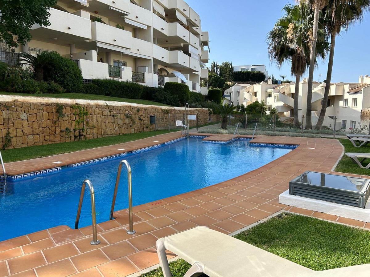 Apartment (Ground Floor Apartment) in Elviria, Málaga