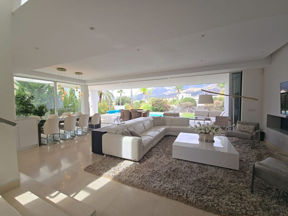 House (Detached Villa) in Río Real, Málaga