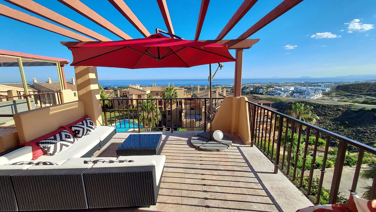 Apartment (Penthouse) in Benahavís, Málaga